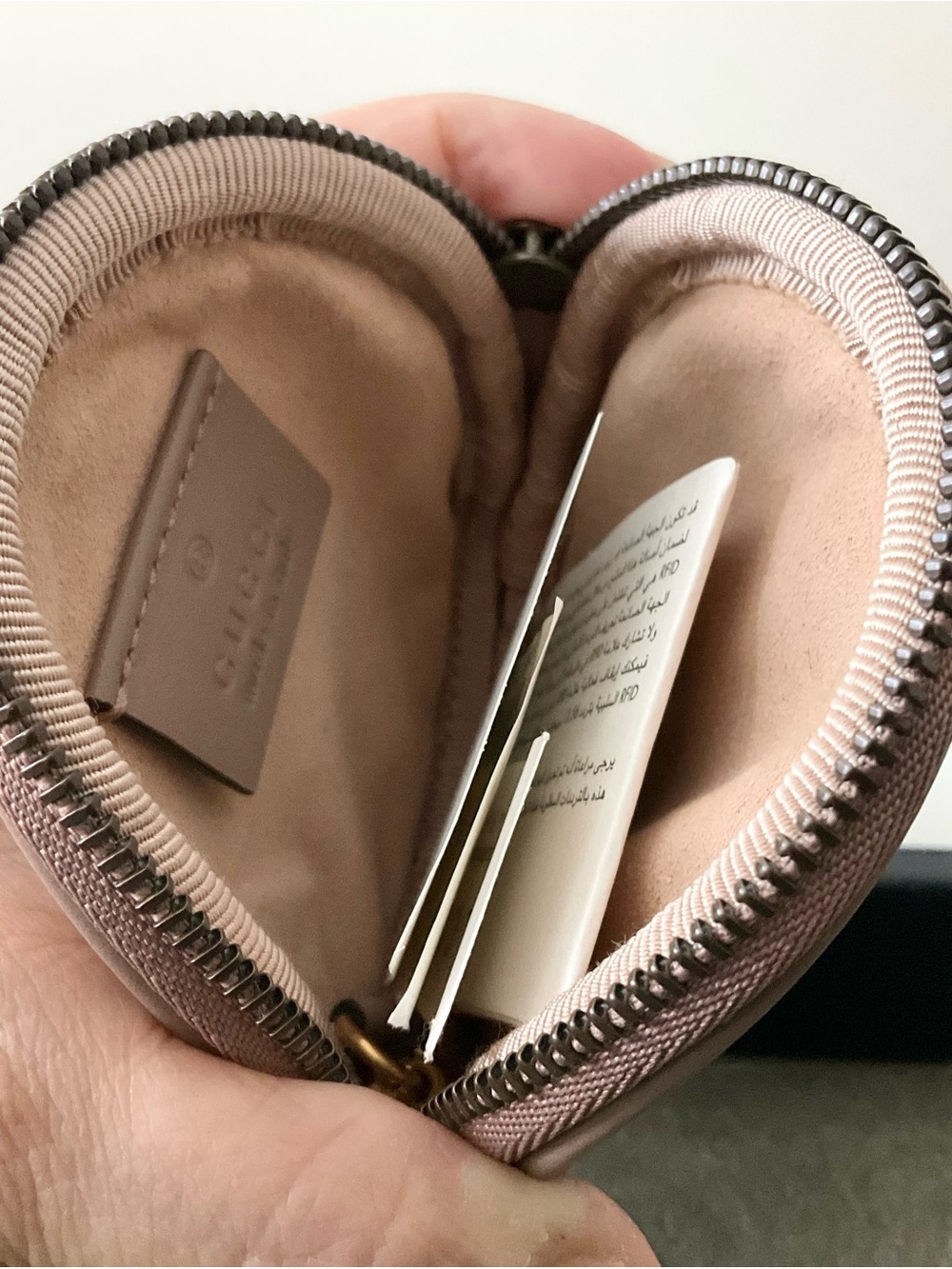 Gucci Key Pouch Quilted Leather Heart on back with Box - Picture 4 of 6